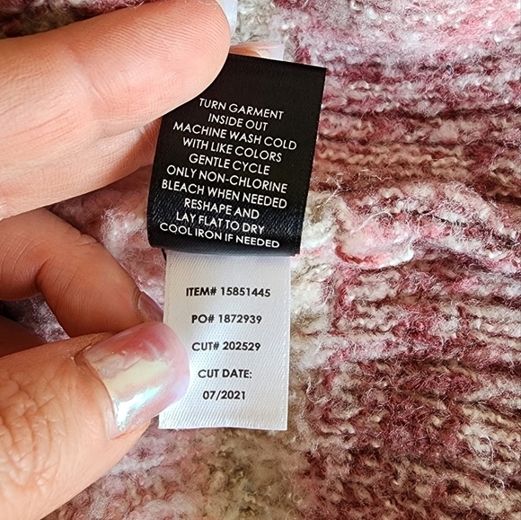 Torrid Women's Multi-Color Striped V Neck Sweater Size 00. - Picture 3 of 7